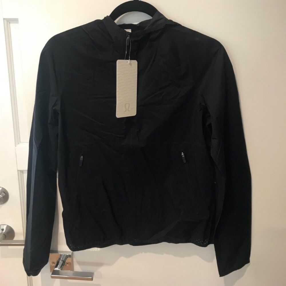 lulu lemon wind breaker